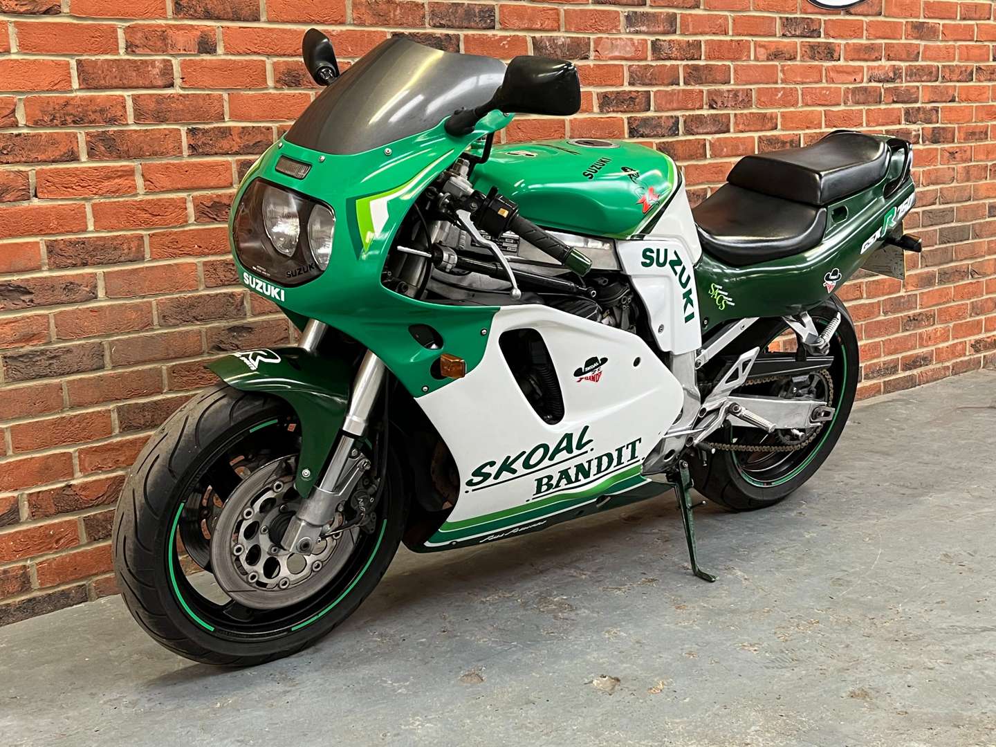 <p>1994 SUZUKI GSX-R 750 W</p>