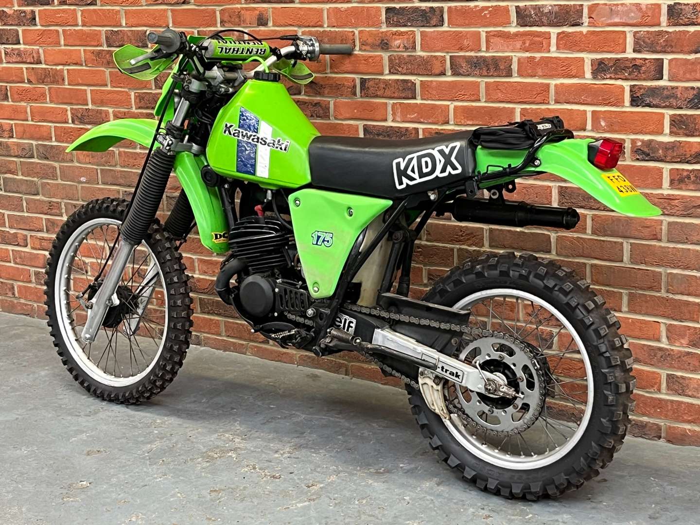 <p>1981 KAWASAKI KDX 175</p>