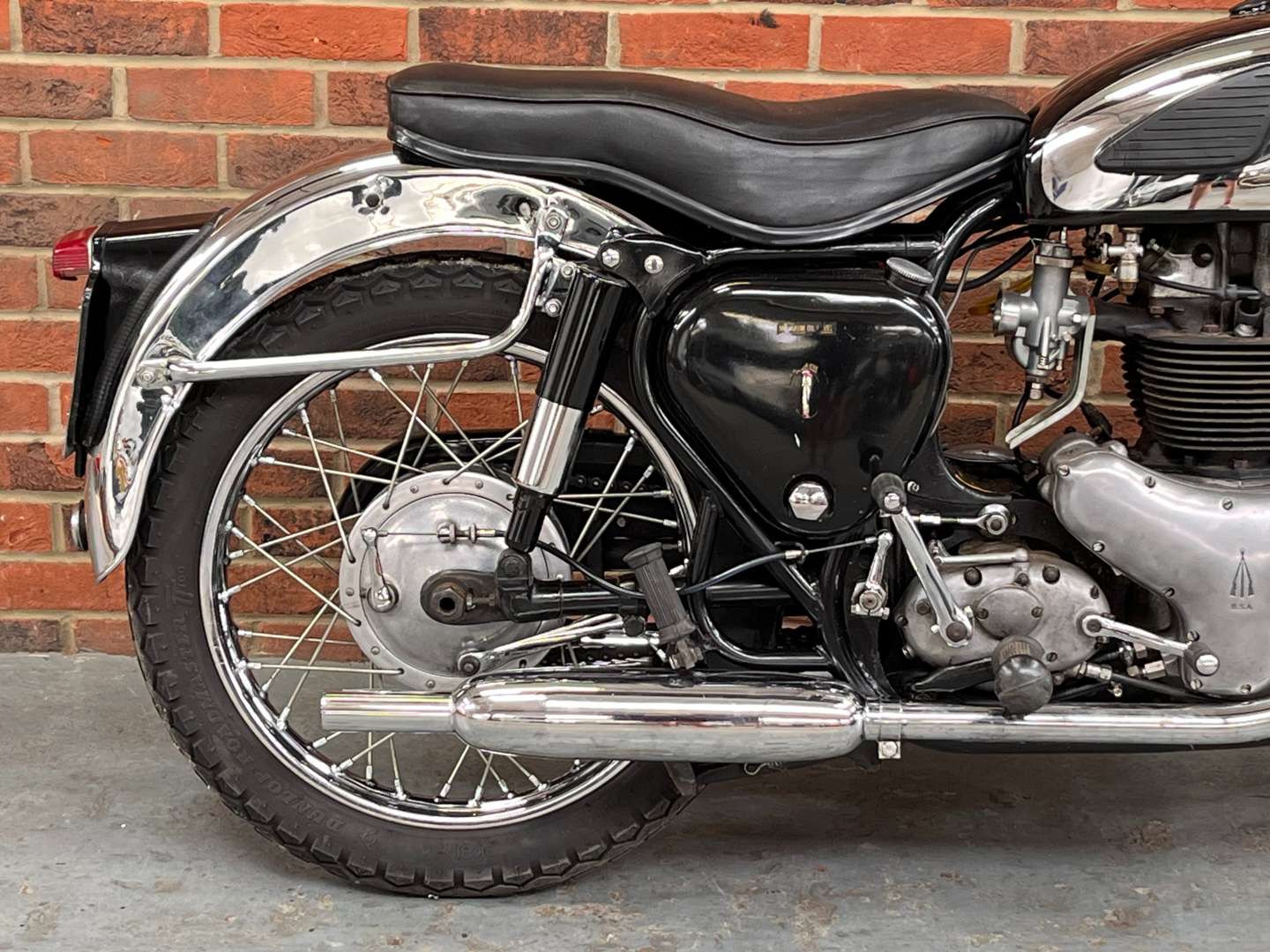 <p>1957 BSA A10 GOLDEN FLASH 650CC&nbsp;</p>