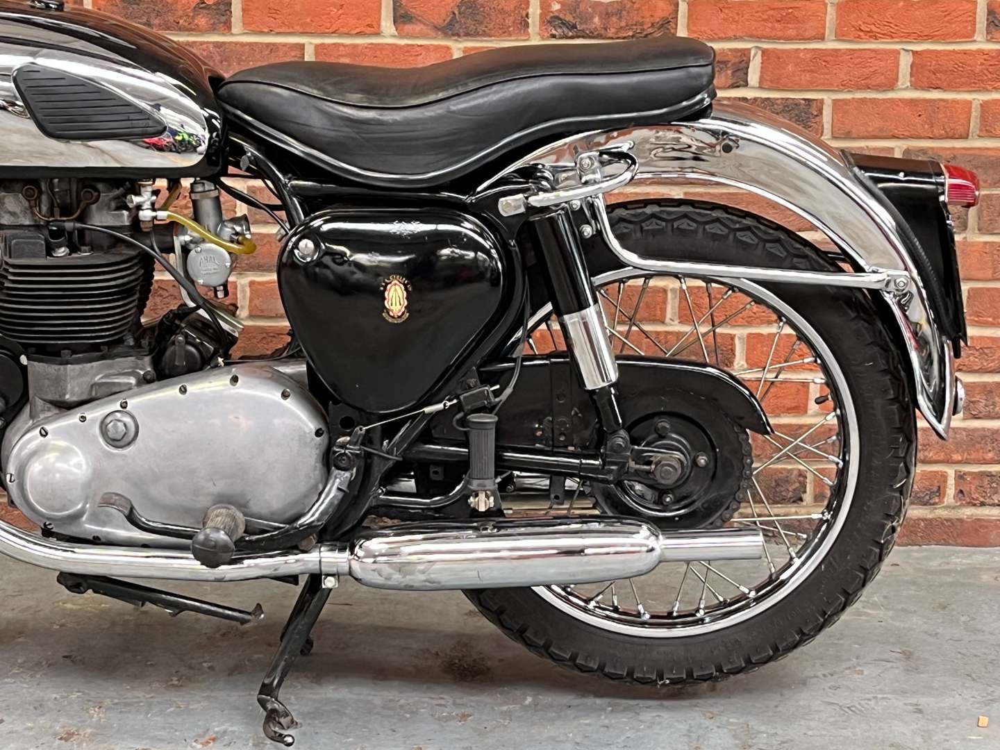 <p>1957 BSA A10 GOLDEN FLASH 650CC&nbsp;</p>