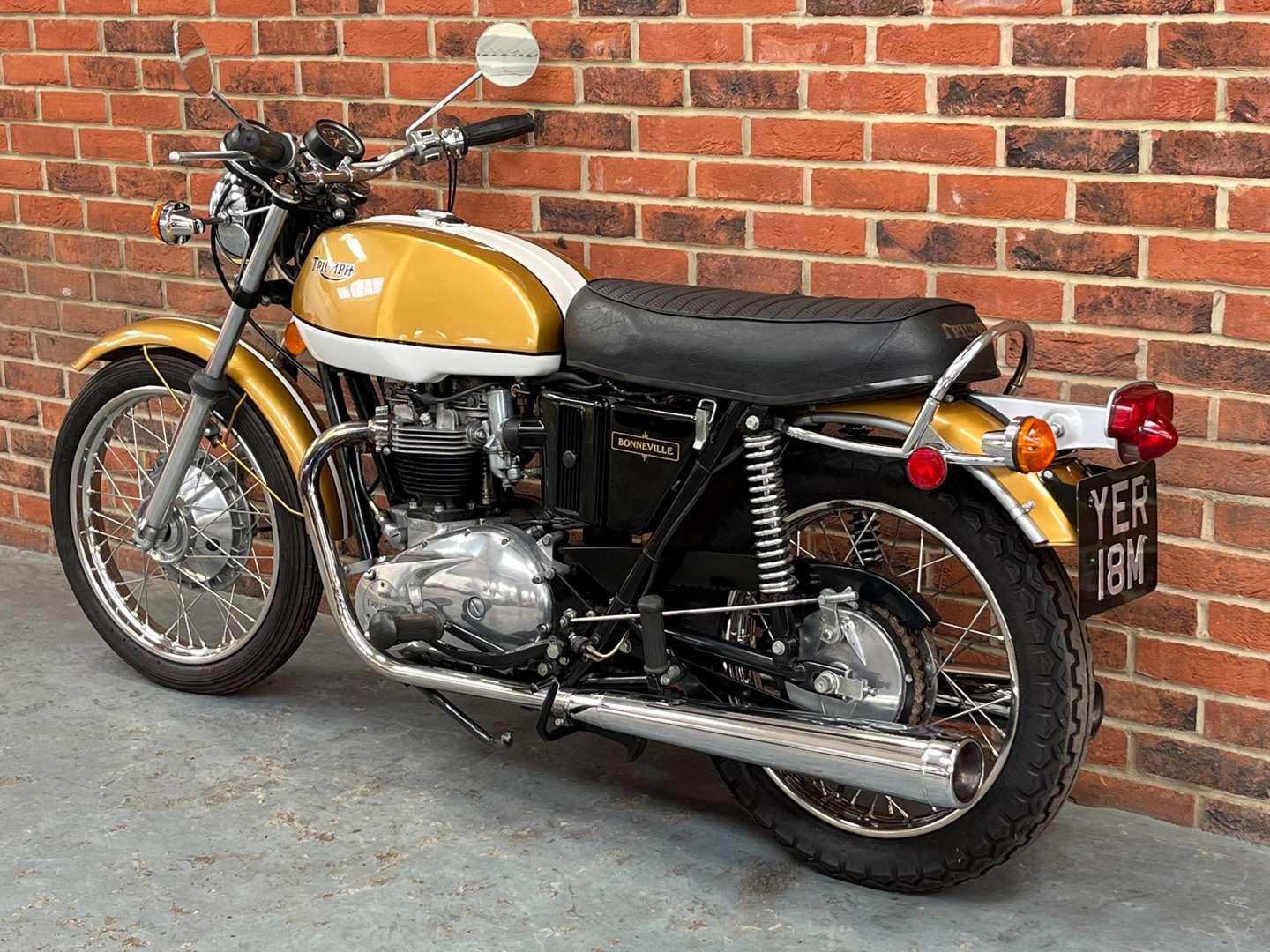 <p>1973 TRIUMPH T120 BONNEVILLE 650CC</p>