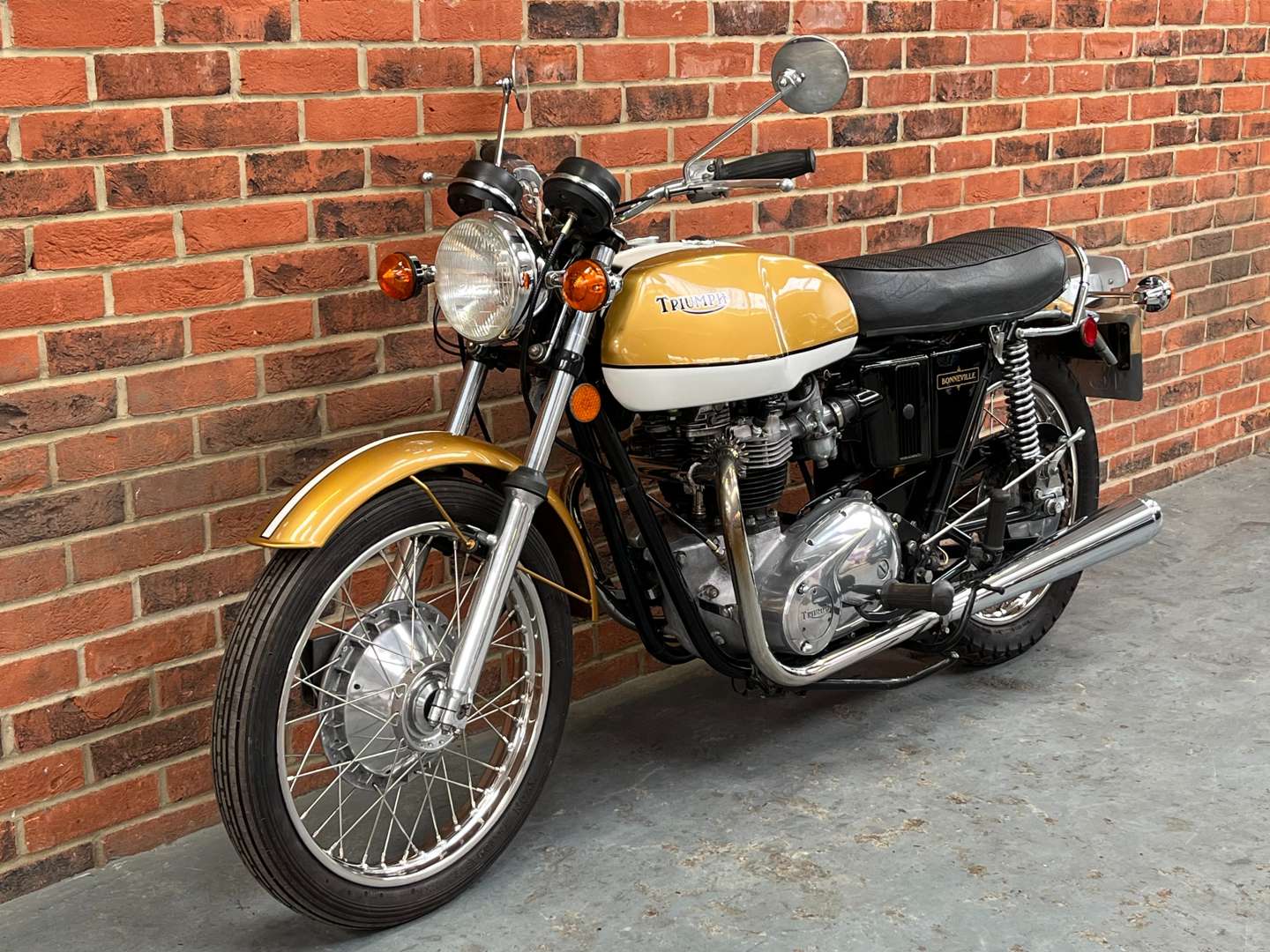 <p>1973 TRIUMPH T120 BONNEVILLE 650CC</p>