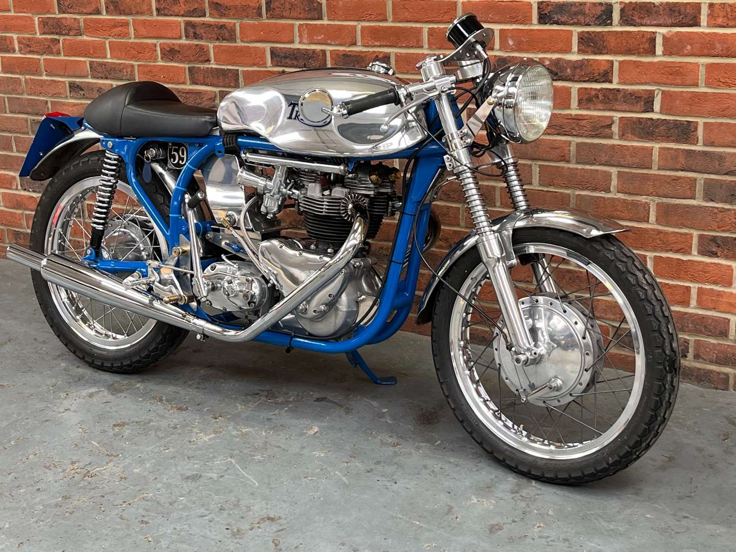 <p>1965 NORTON TRITON&nbsp;</p>