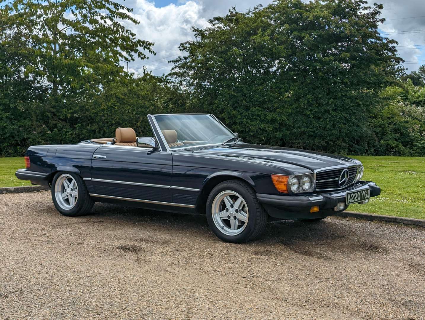 <p>1984 MERCEDES R107 380 SL LHD</p>