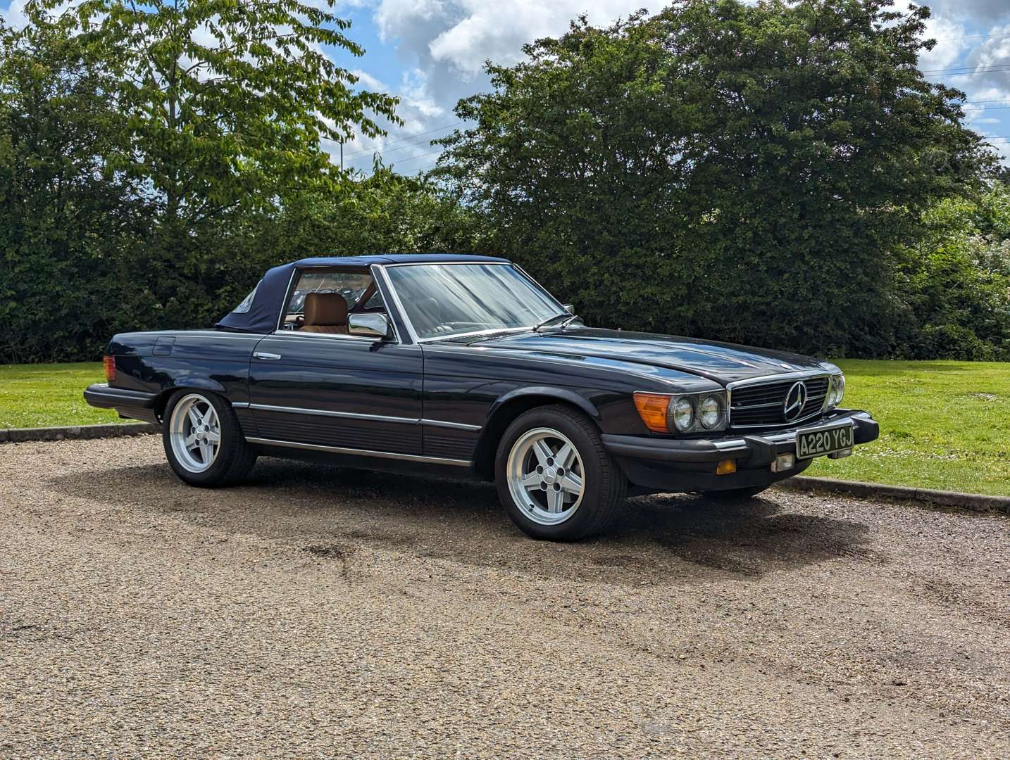 <p>1984 MERCEDES R107 380 SL LHD</p>