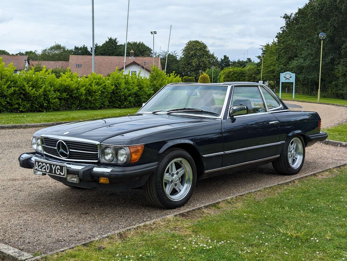 <p>1984 MERCEDES R107 380 SL LHD</p>