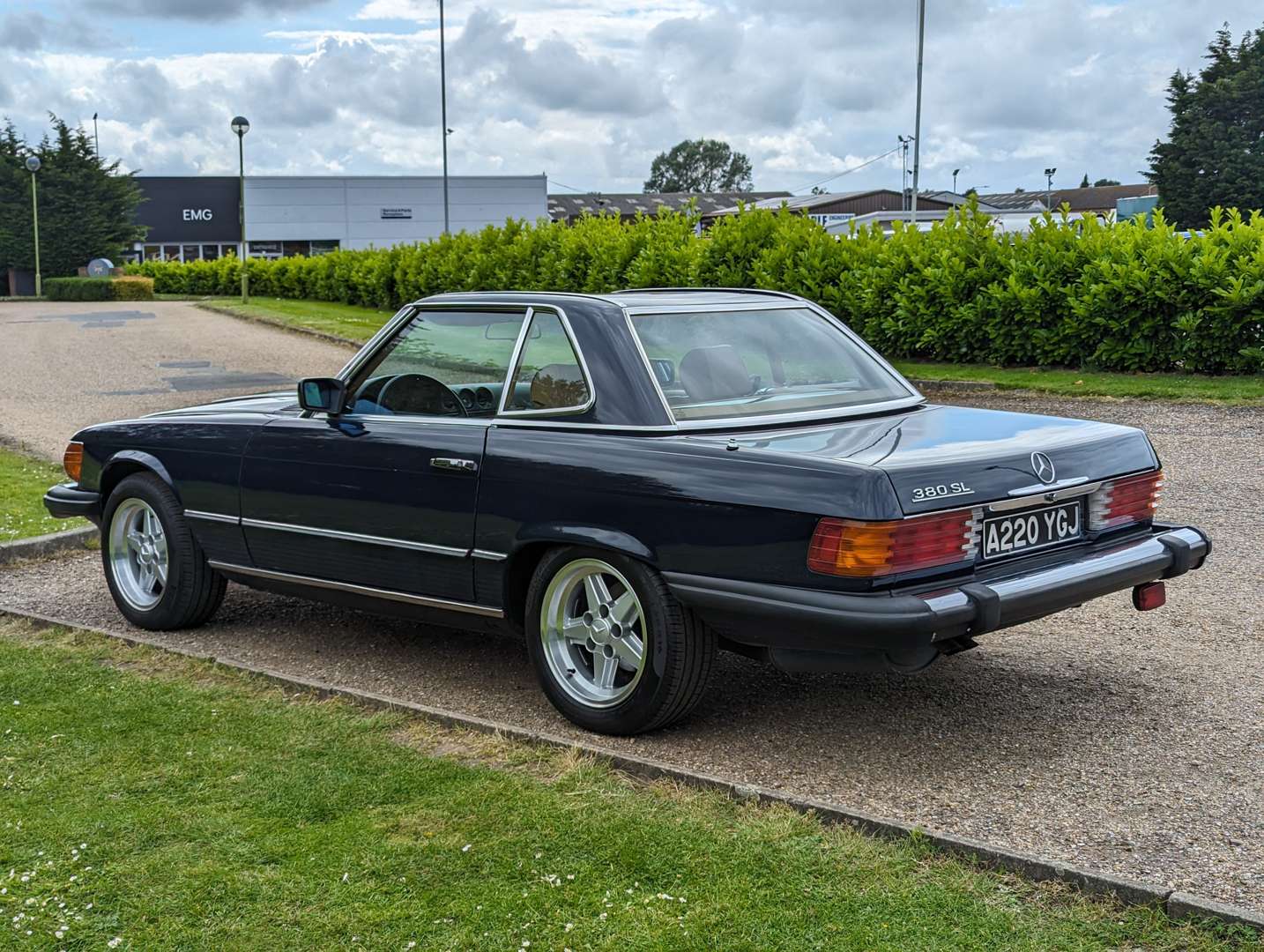 <p>1984 MERCEDES R107 380 SL LHD</p>