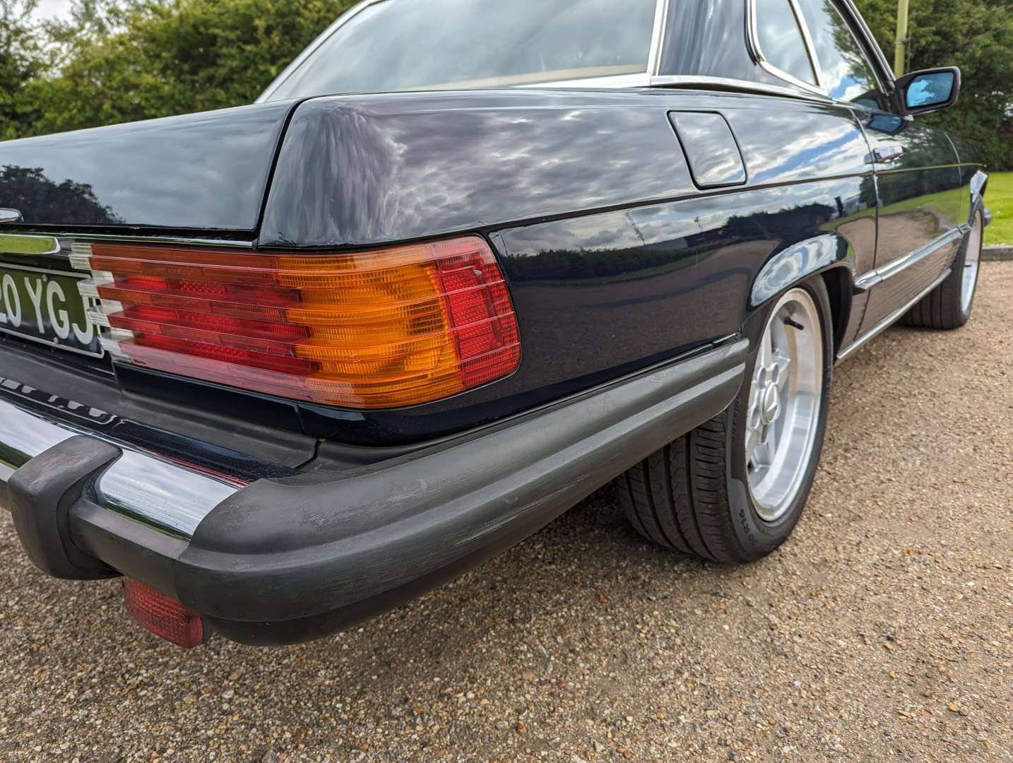 <p>1984 MERCEDES R107 380 SL LHD</p>