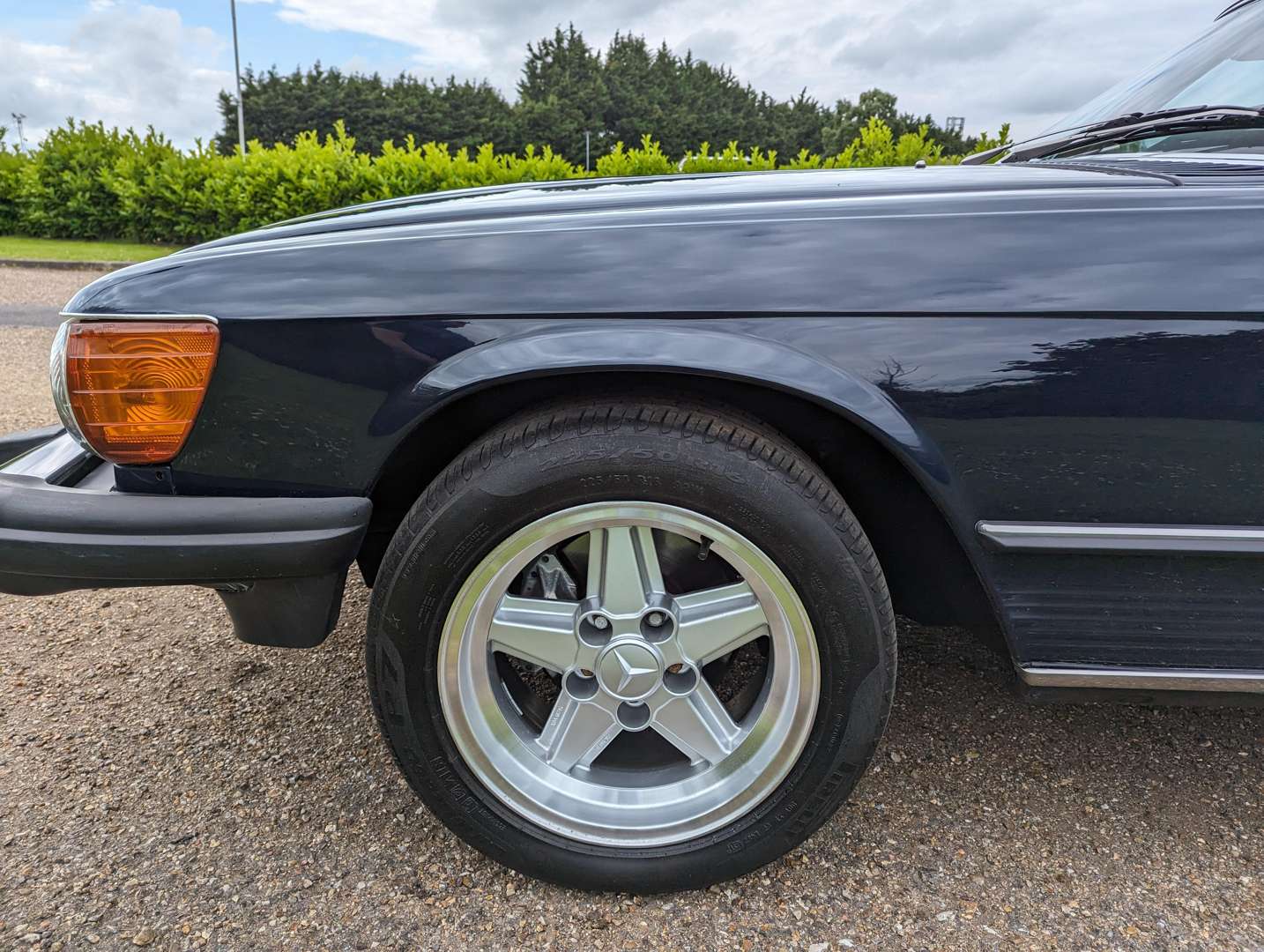 <p>1984 MERCEDES R107 380 SL LHD</p>