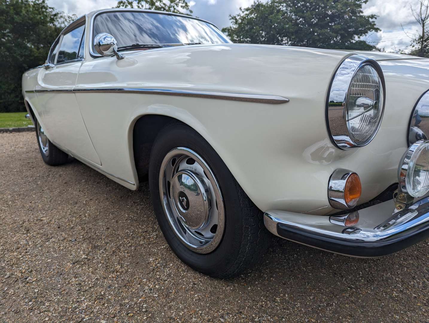 <p>1967 VOLVO P1800 S&nbsp;</p>