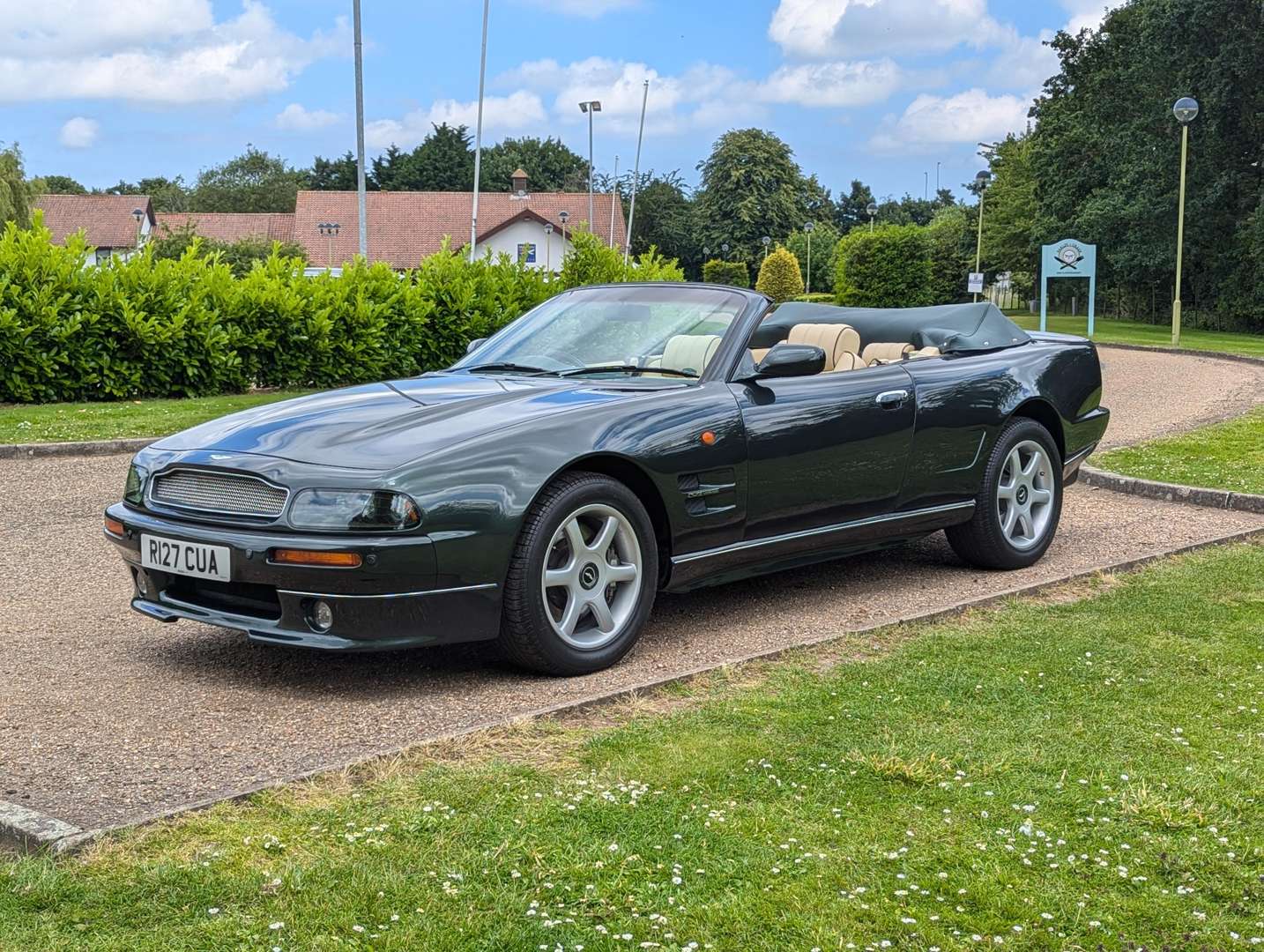 <p>1998 ASTON MARTIN V8 VOLANTE LWB</p>