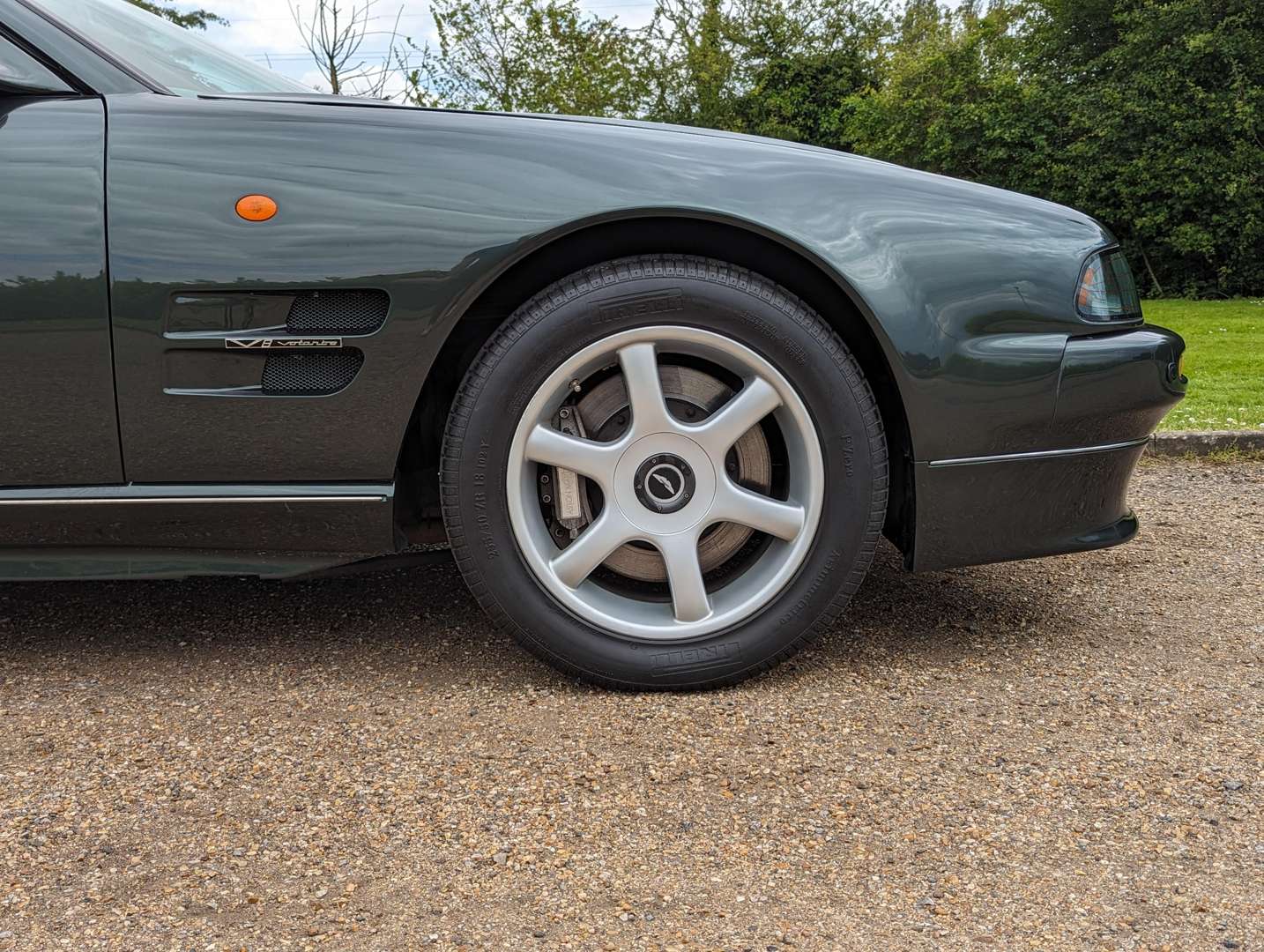 <p>1998 ASTON MARTIN V8 VOLANTE LWB</p>