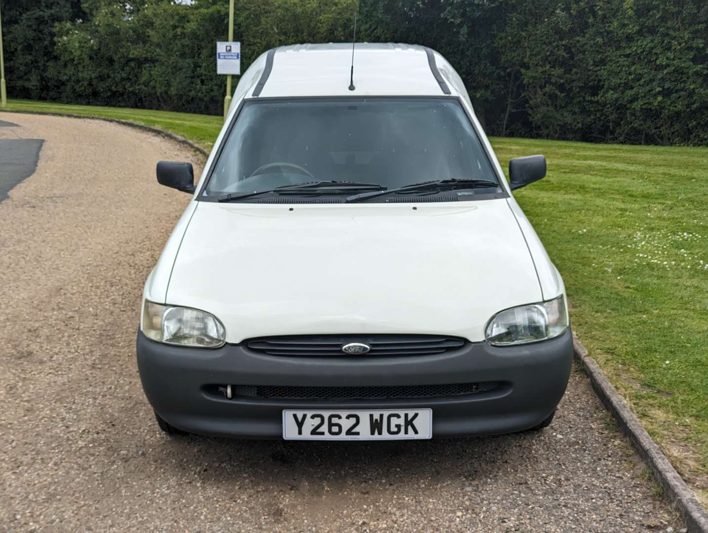 <p>2001 FORD ESCORT 55 D VAN</p>