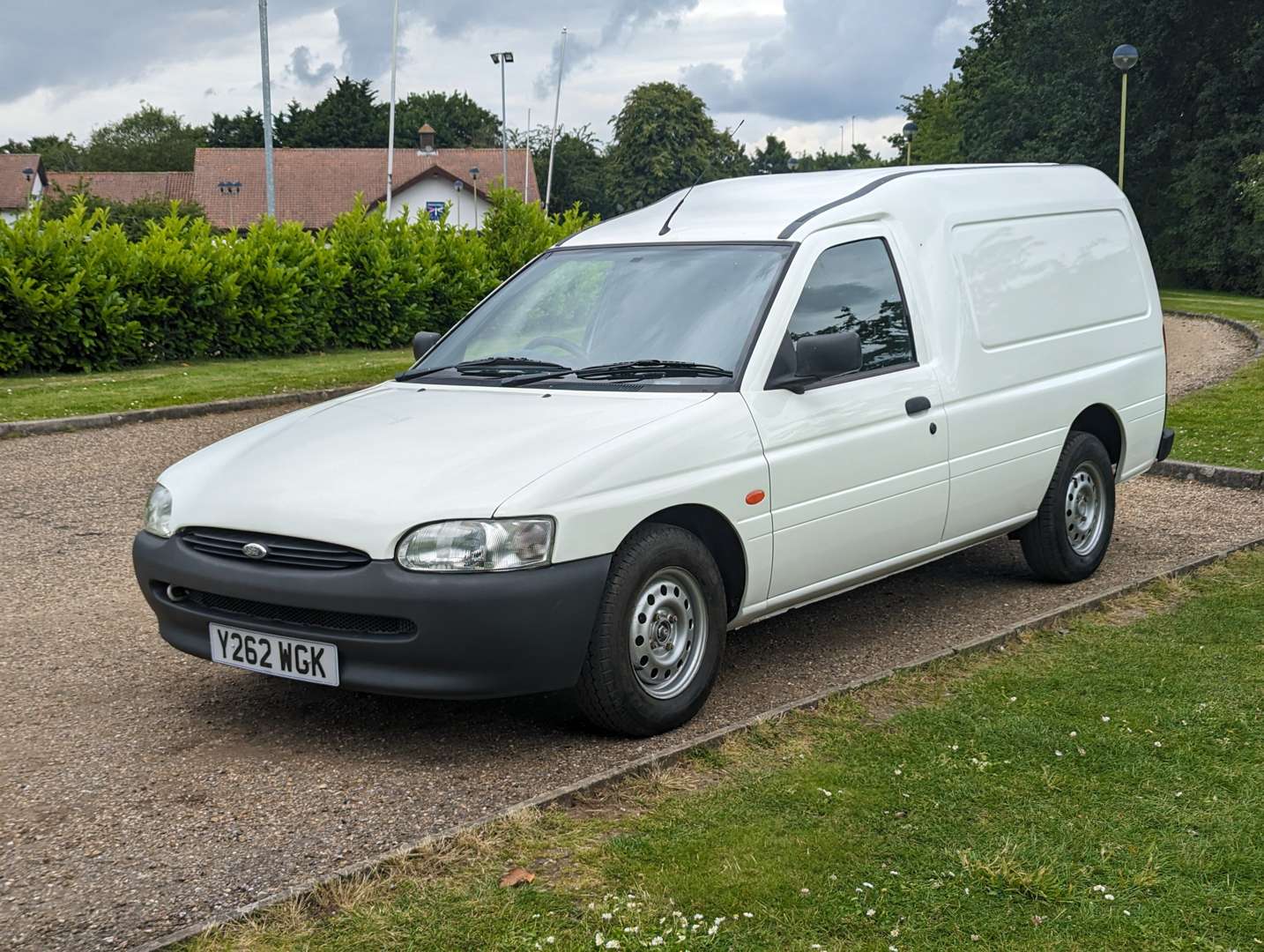 <p>2001 FORD ESCORT 55 D VAN</p>