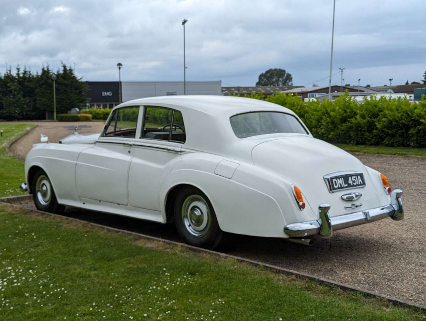 <p>1956 ROLLS ROYCE SILVER CLOUD&nbsp;</p>