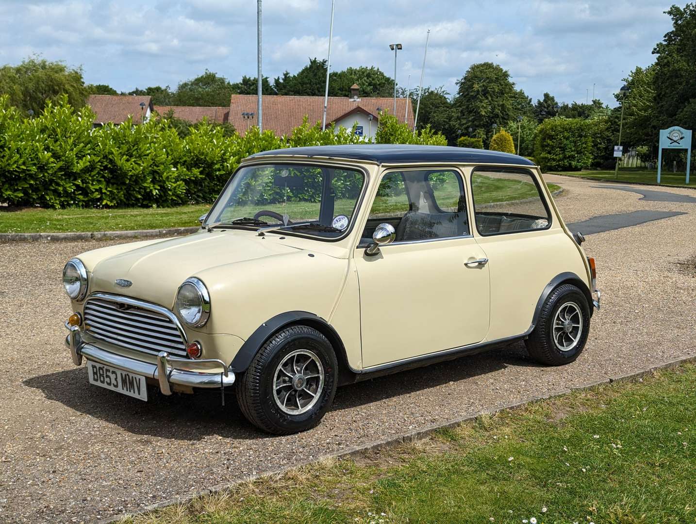 <p>1985 AUSTIN MINI 1000 CITY E</p>