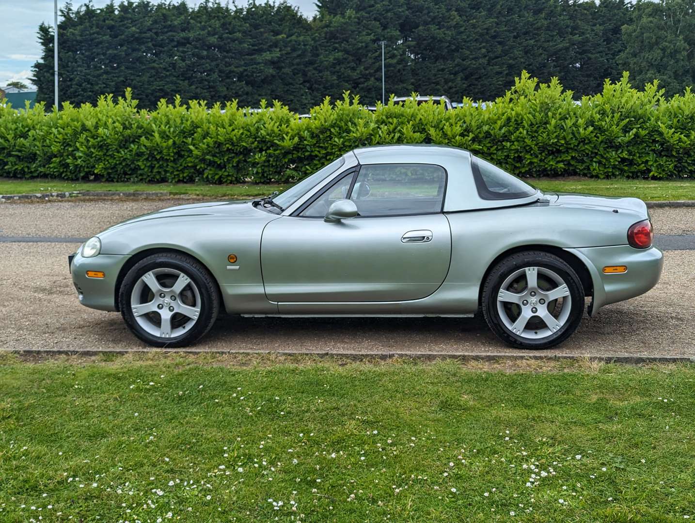 <p>2003 MAZDA MX-5 NEVADA</p>