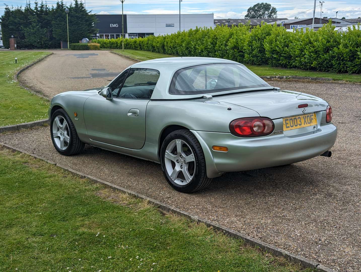 <p>2003 MAZDA MX-5 NEVADA</p>