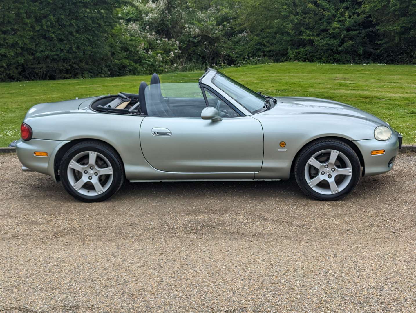 <p>2003 MAZDA MX-5 NEVADA</p>