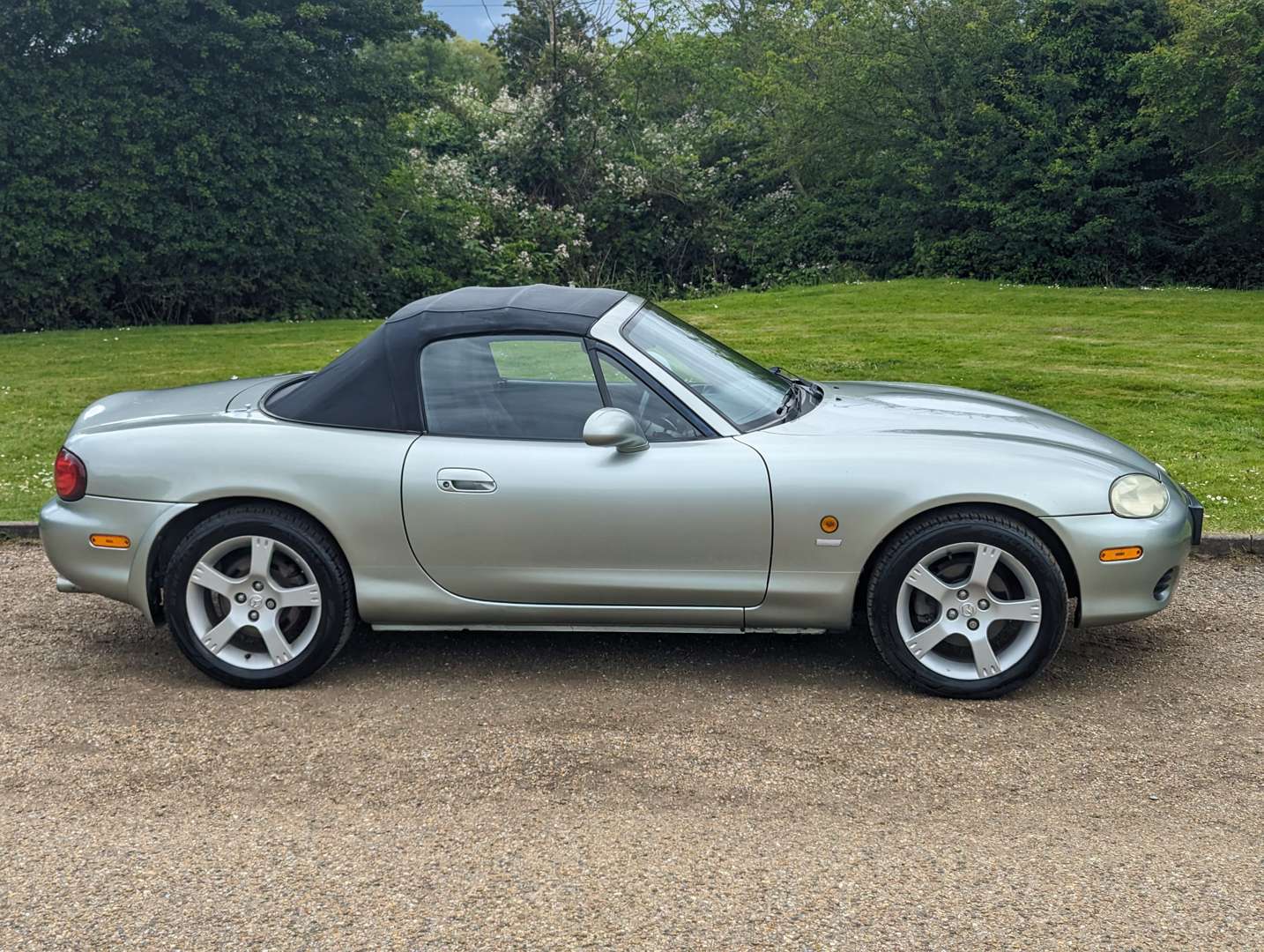 <p>2003 MAZDA MX-5 NEVADA</p>