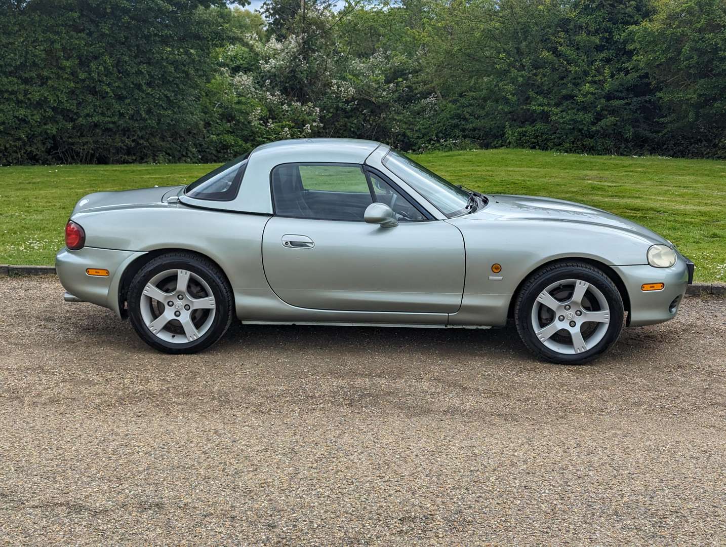 <p>2003 MAZDA MX-5 NEVADA</p>