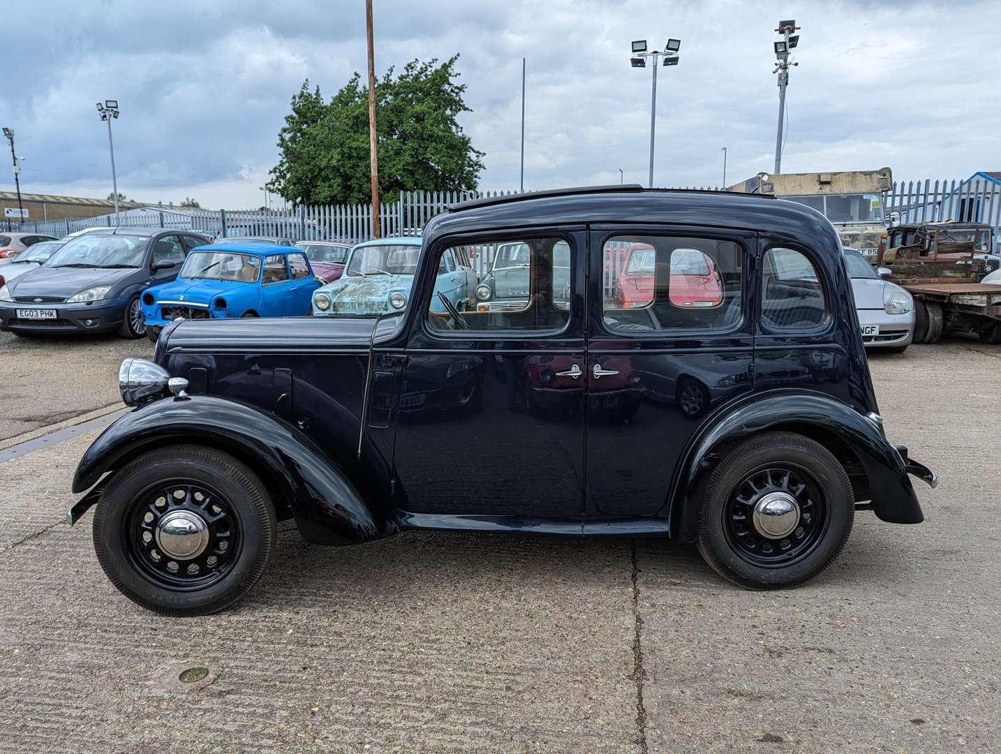 <p>1937 AUSTIN BIG SEVEN</p>