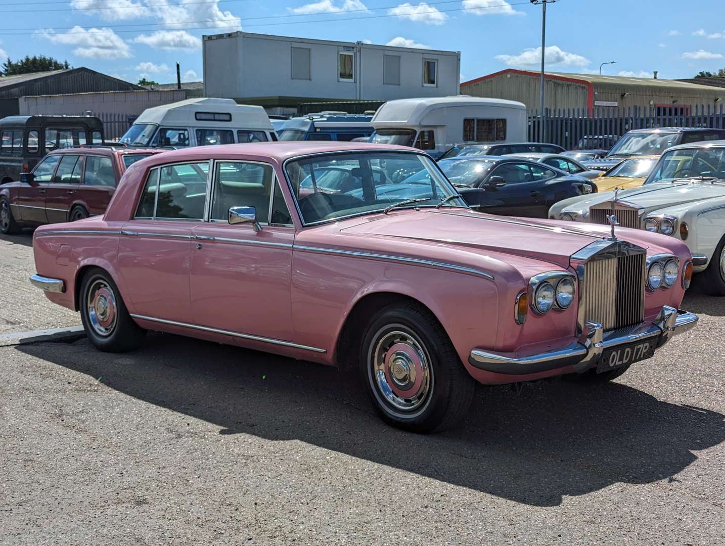 <p>1976 ROLLS-ROYCE SILVER SHADOW&nbsp;</p>