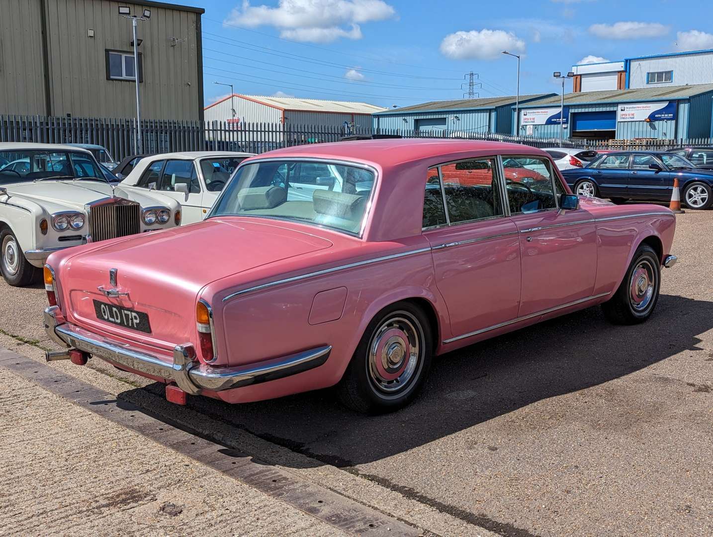 <p>1976 ROLLS-ROYCE SILVER SHADOW&nbsp;</p>