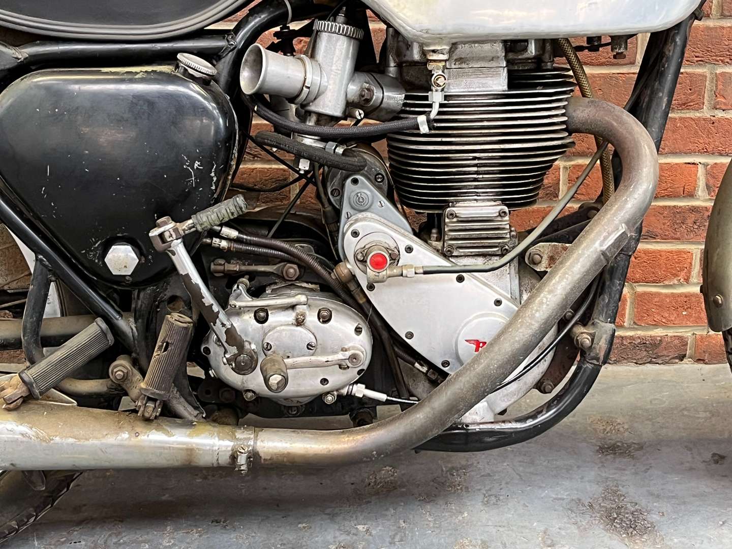 <p>1962 BSA GOLD STAR 500CC</p>