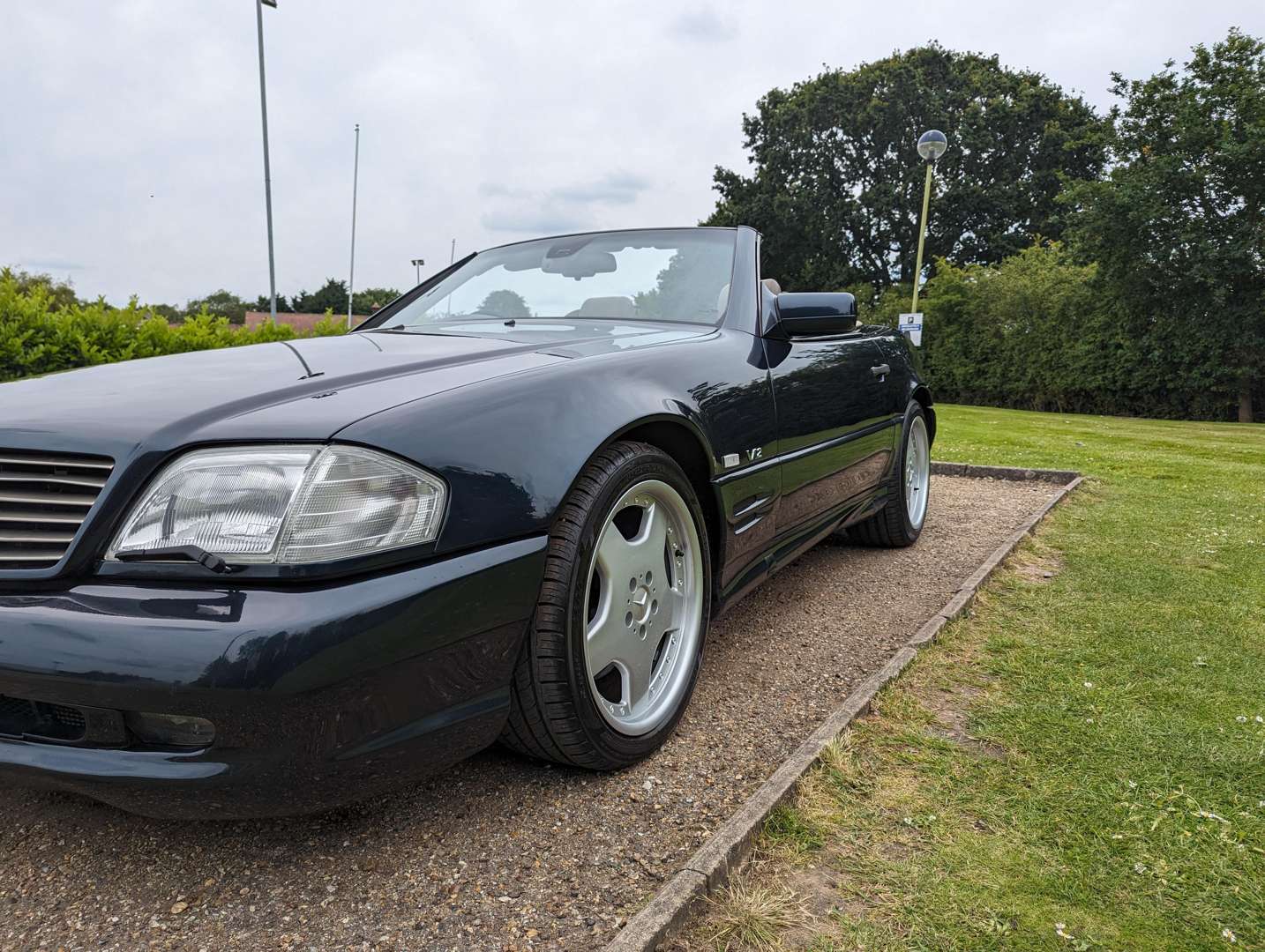 <p>1996 MERCEDES SL 600 AUTO</p>