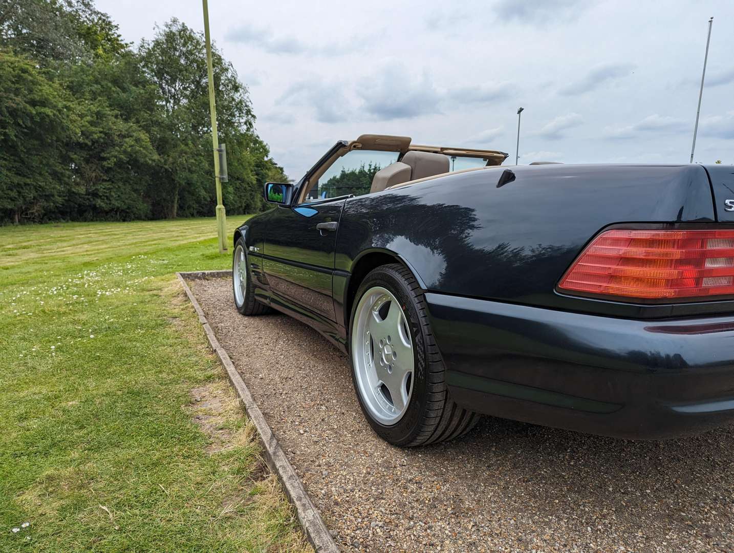 <p>1996 MERCEDES SL 600 AUTO</p>