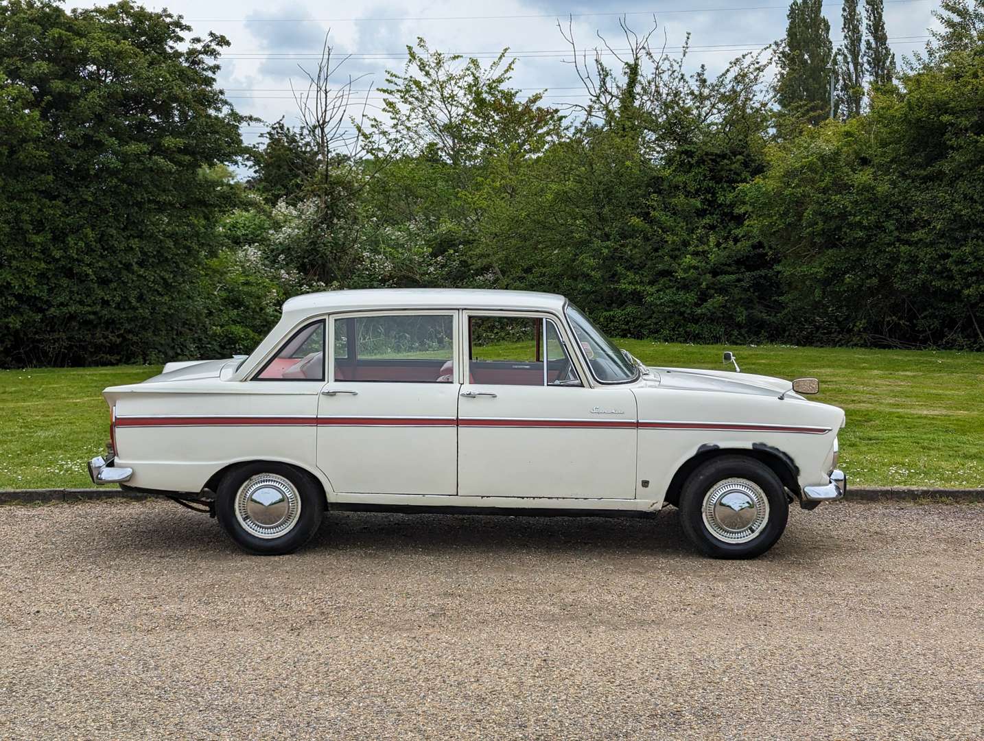 <p>1966 HILLMAN SUPER MINX&nbsp;</p>