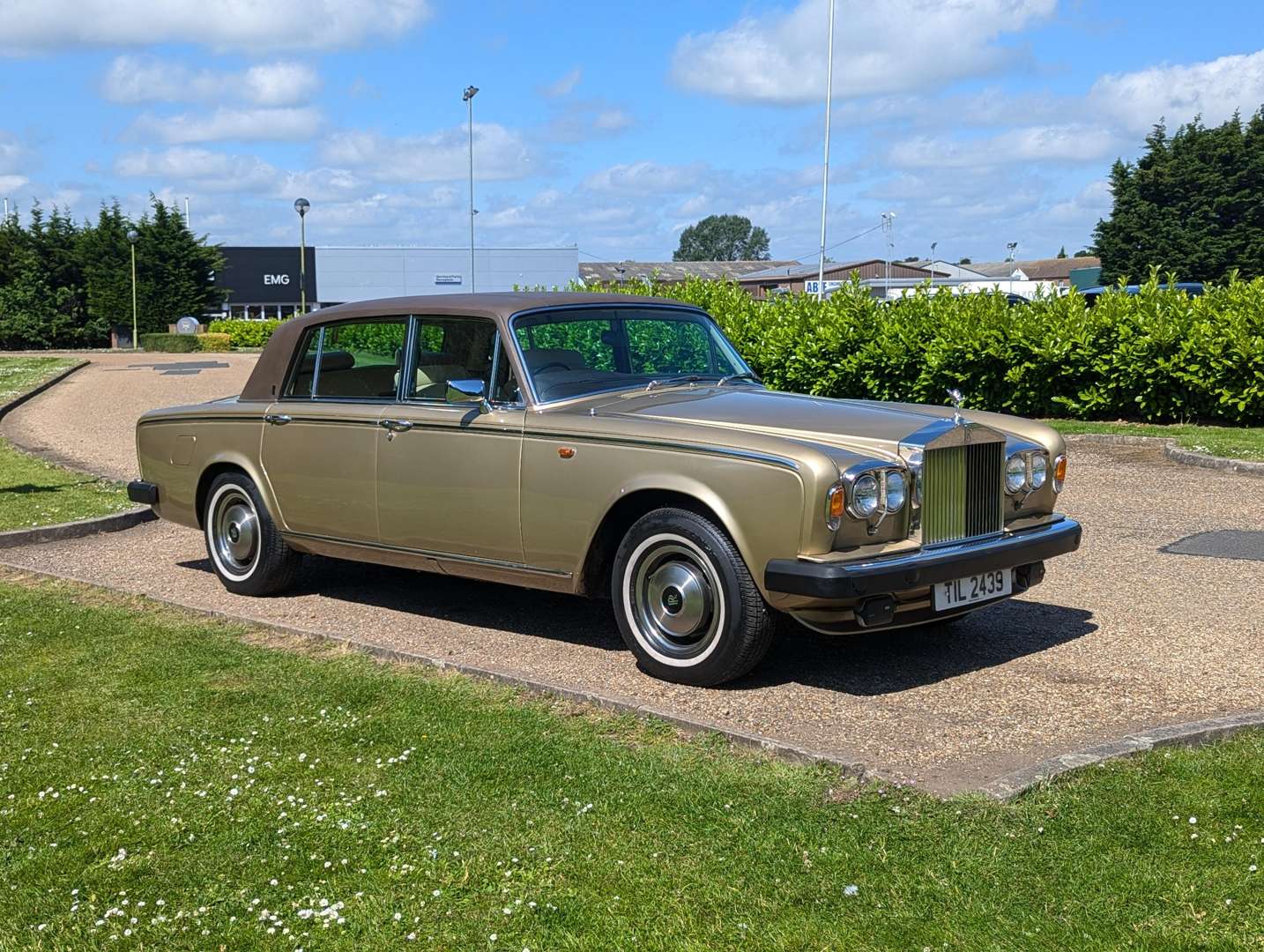 <p>1978 ROLLS ROYCE SILVER WRAITH II LWB</p>