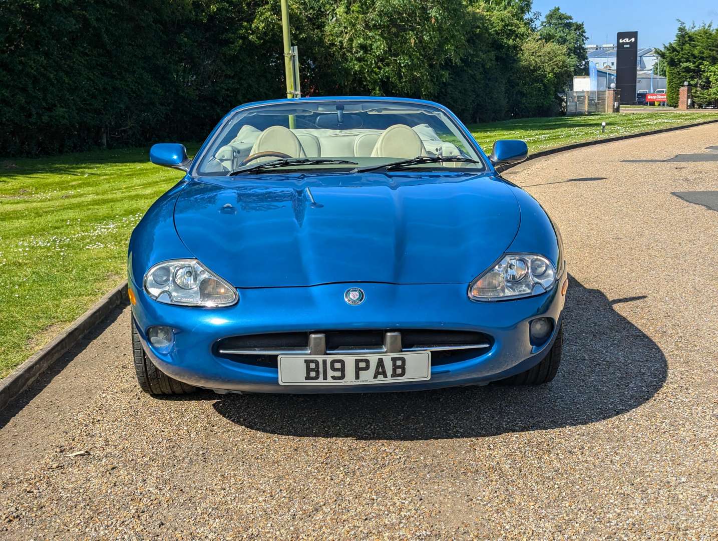 <p>1999 JAGUAR XK8 4.0 CONVERTIBLE AUTO</p>