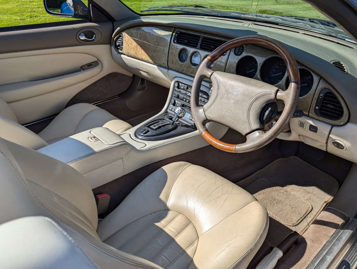 <p>1999 JAGUAR XK8 4.0 CONVERTIBLE AUTO</p>