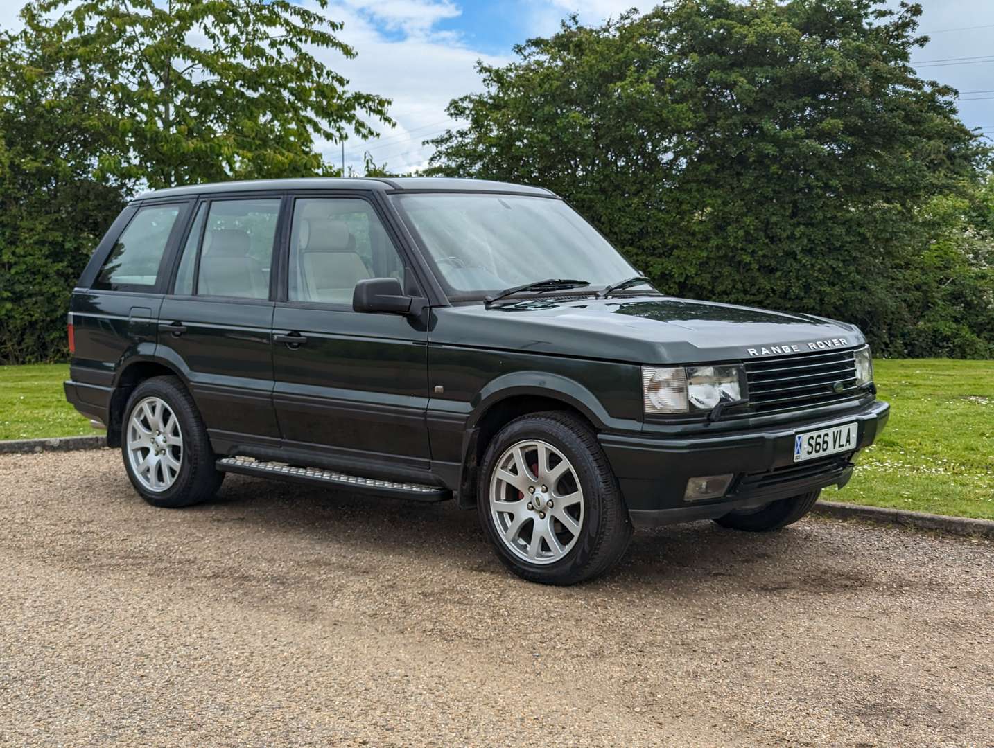 <p>1998 RANGE ROVER 4.6 HSE AUTO</p>