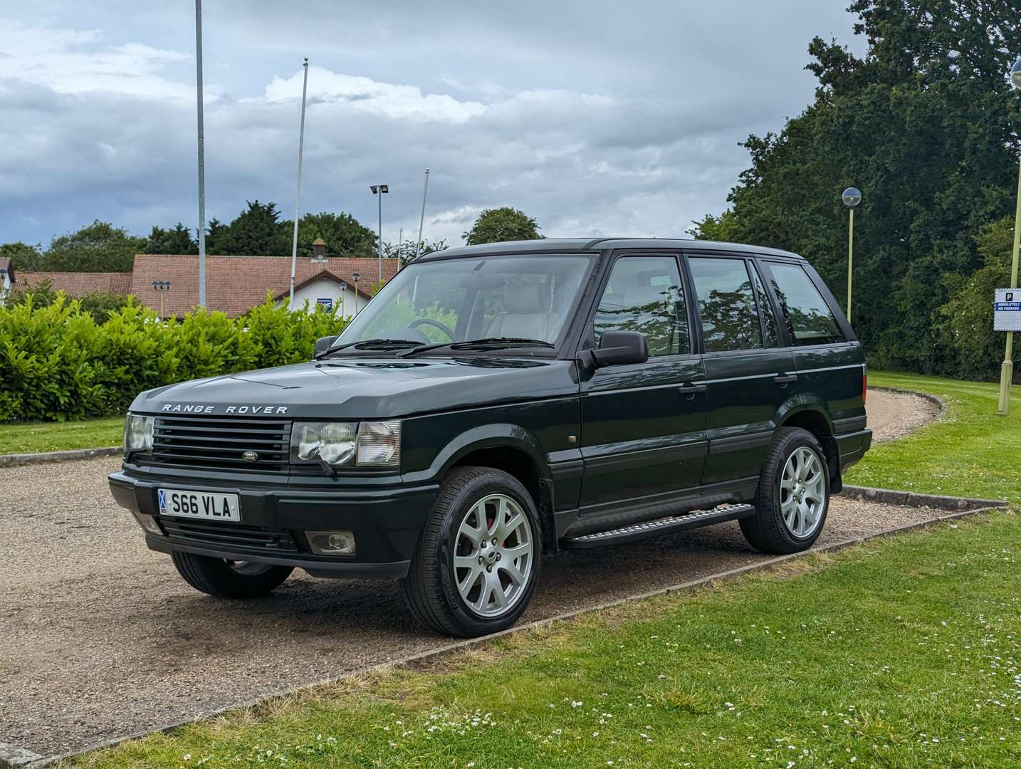 <p>1998 RANGE ROVER 4.6 HSE AUTO</p>