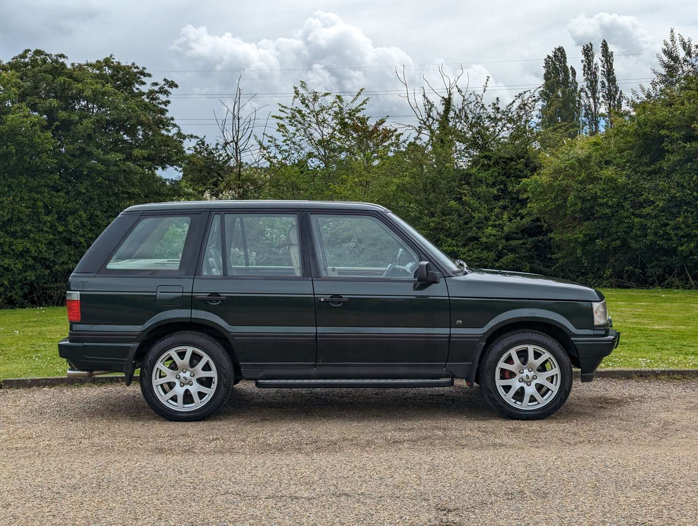 <p>1998 RANGE ROVER 4.6 HSE AUTO</p>