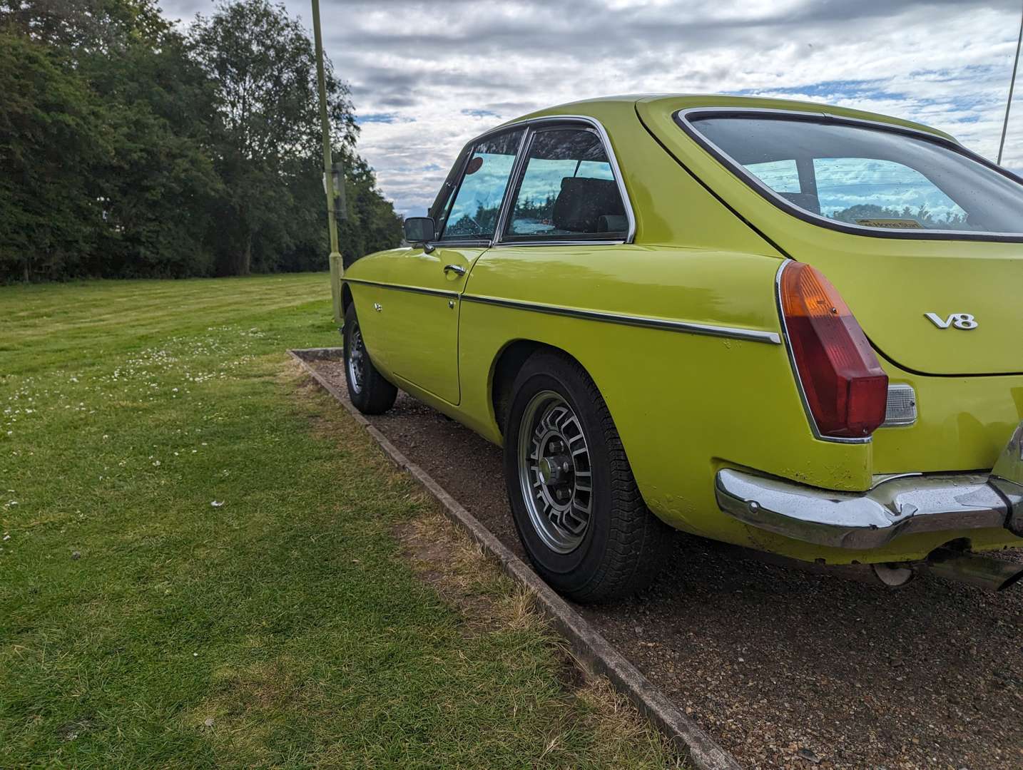 <p>1974 MG B GT V8</p>