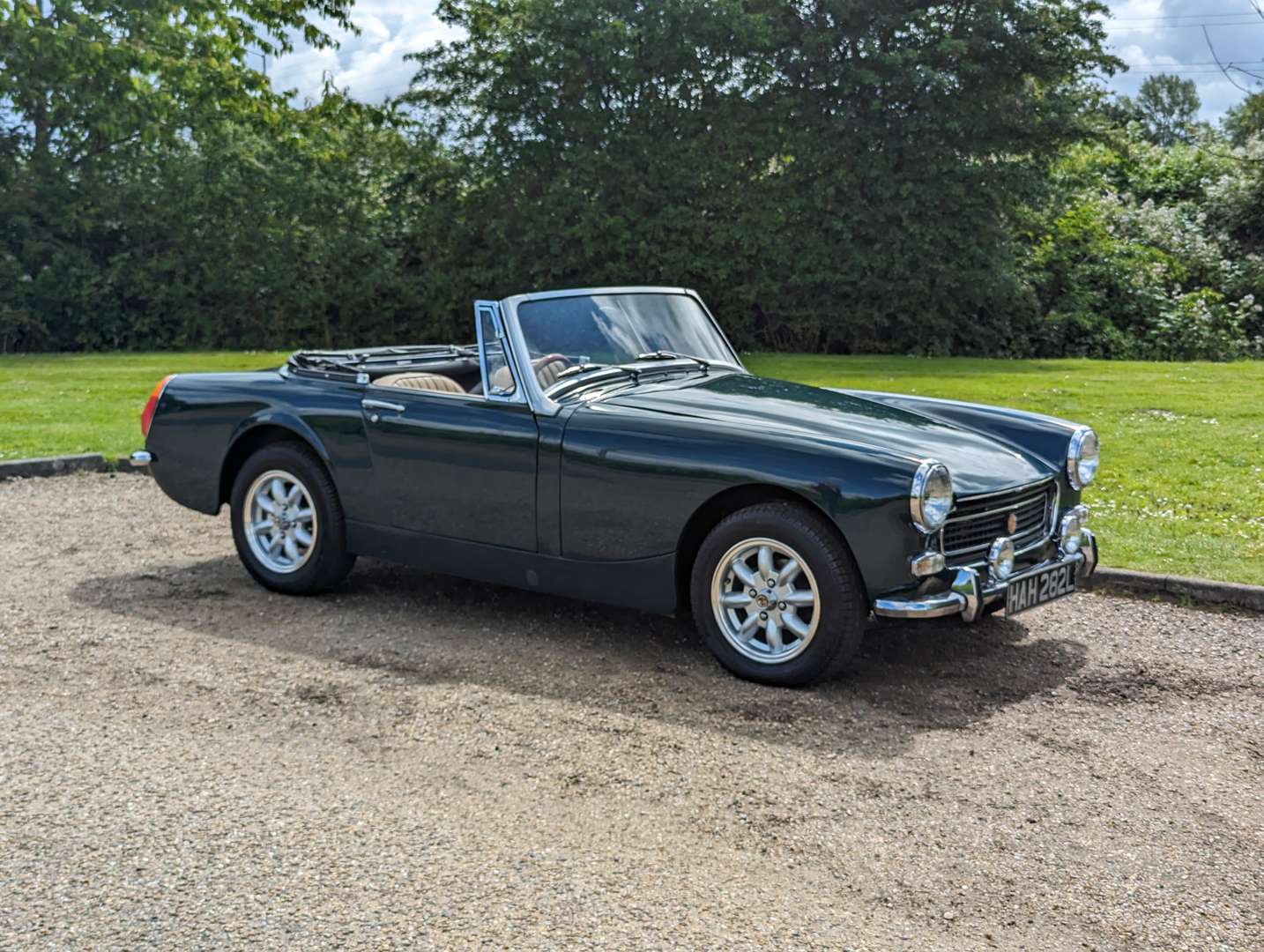 <p>1972 MG MIDGET&nbsp;</p>