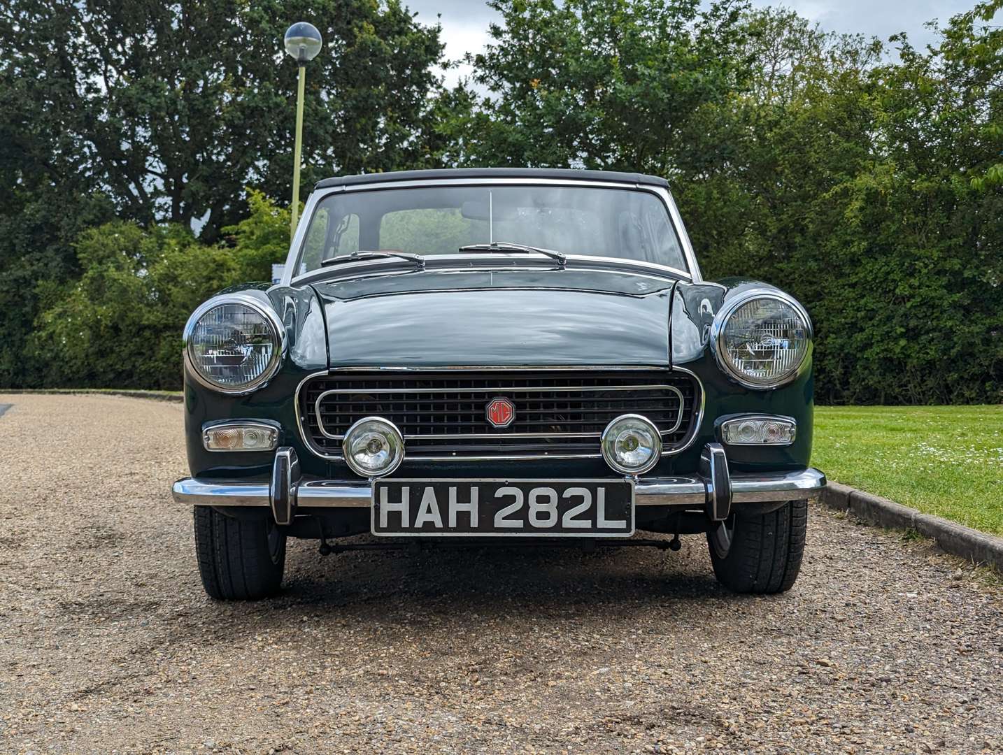 <p>1972 MG MIDGET&nbsp;</p>