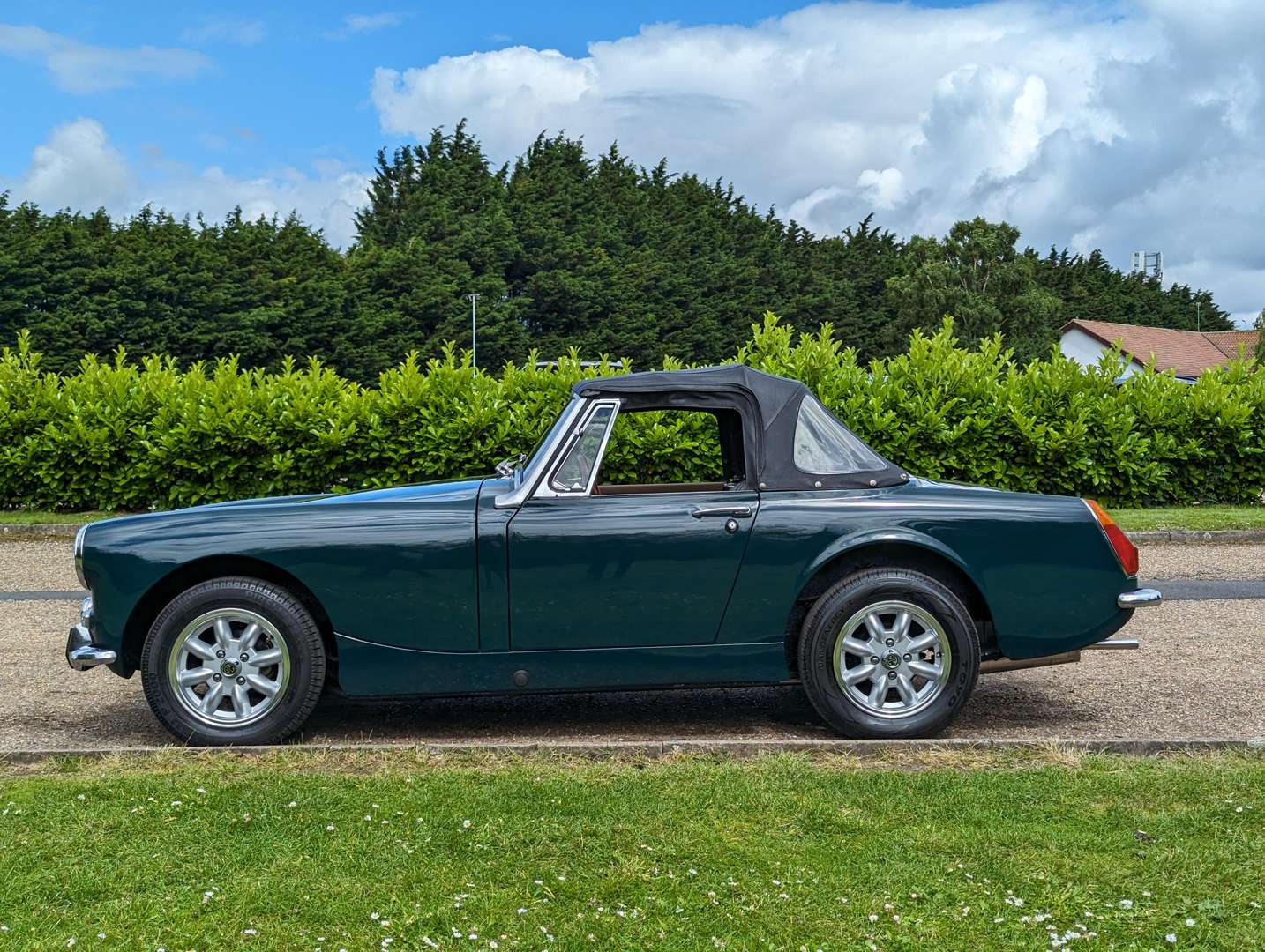 <p>1972 MG MIDGET&nbsp;</p>