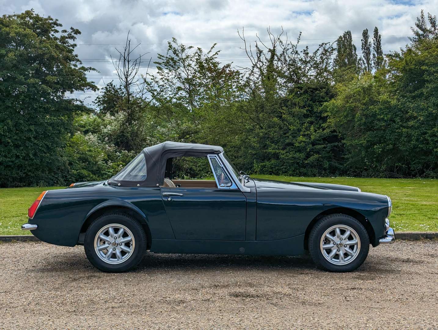 <p>1972 MG MIDGET&nbsp;</p>