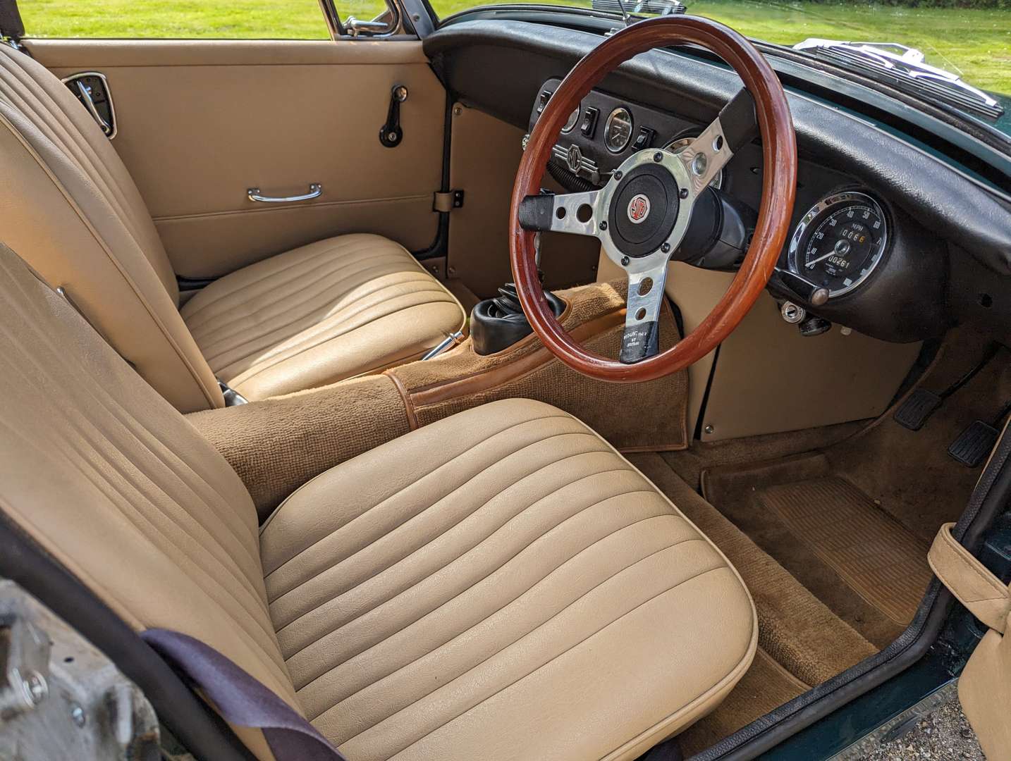 <p>1972 MG MIDGET&nbsp;</p>