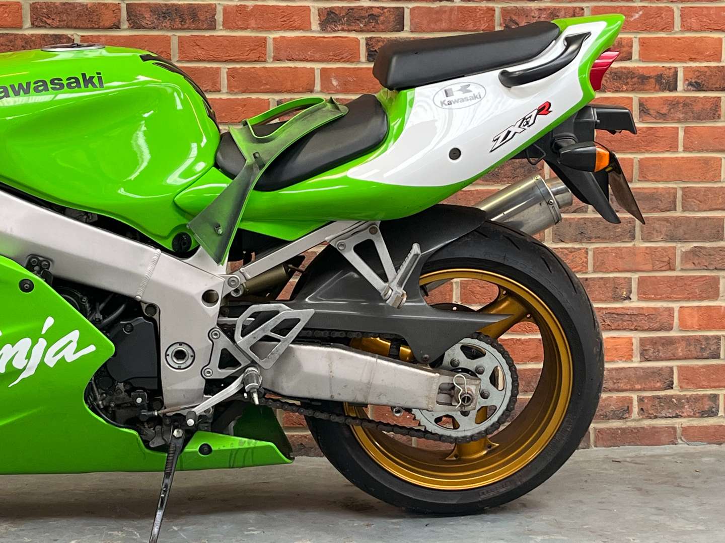 <p>1998 KAWASAKI ZX 750-P3</p>