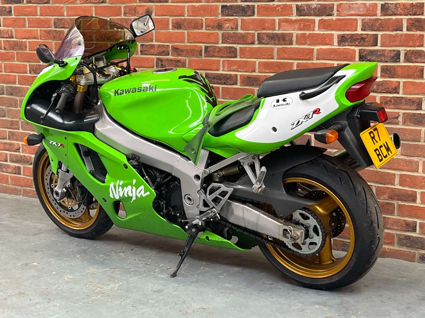 <p>1998 KAWASAKI ZX 750-P3</p>