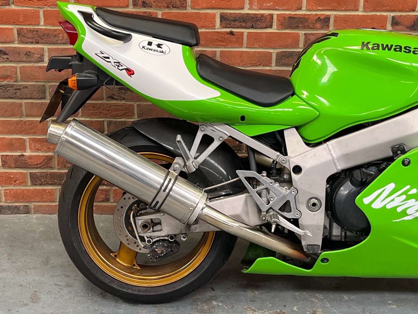 <p>1998 KAWASAKI ZX 750-P3</p>