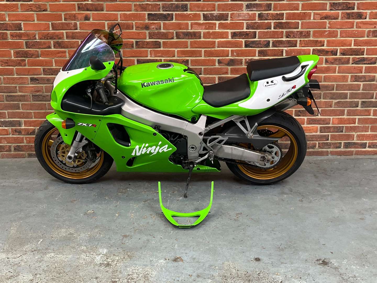 <p>1998 KAWASAKI ZX 750-P3</p>