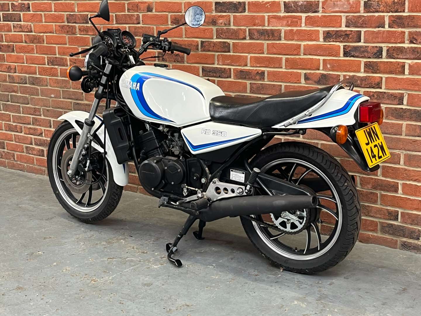 <p>1981 YAMAHA RD&nbsp;</p>