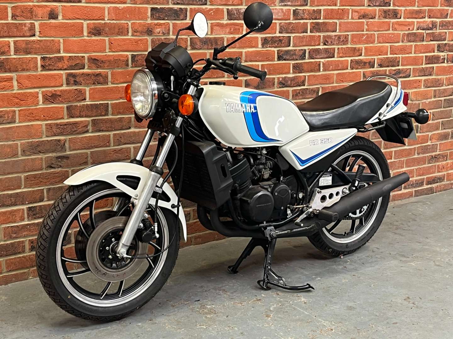 <p>1981 YAMAHA RD&nbsp;</p>